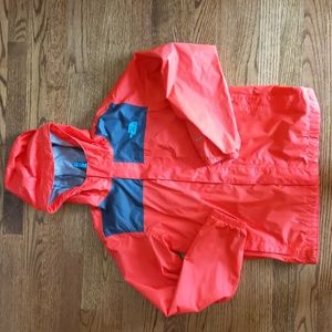 Great condition North Face rain jacket -boys L